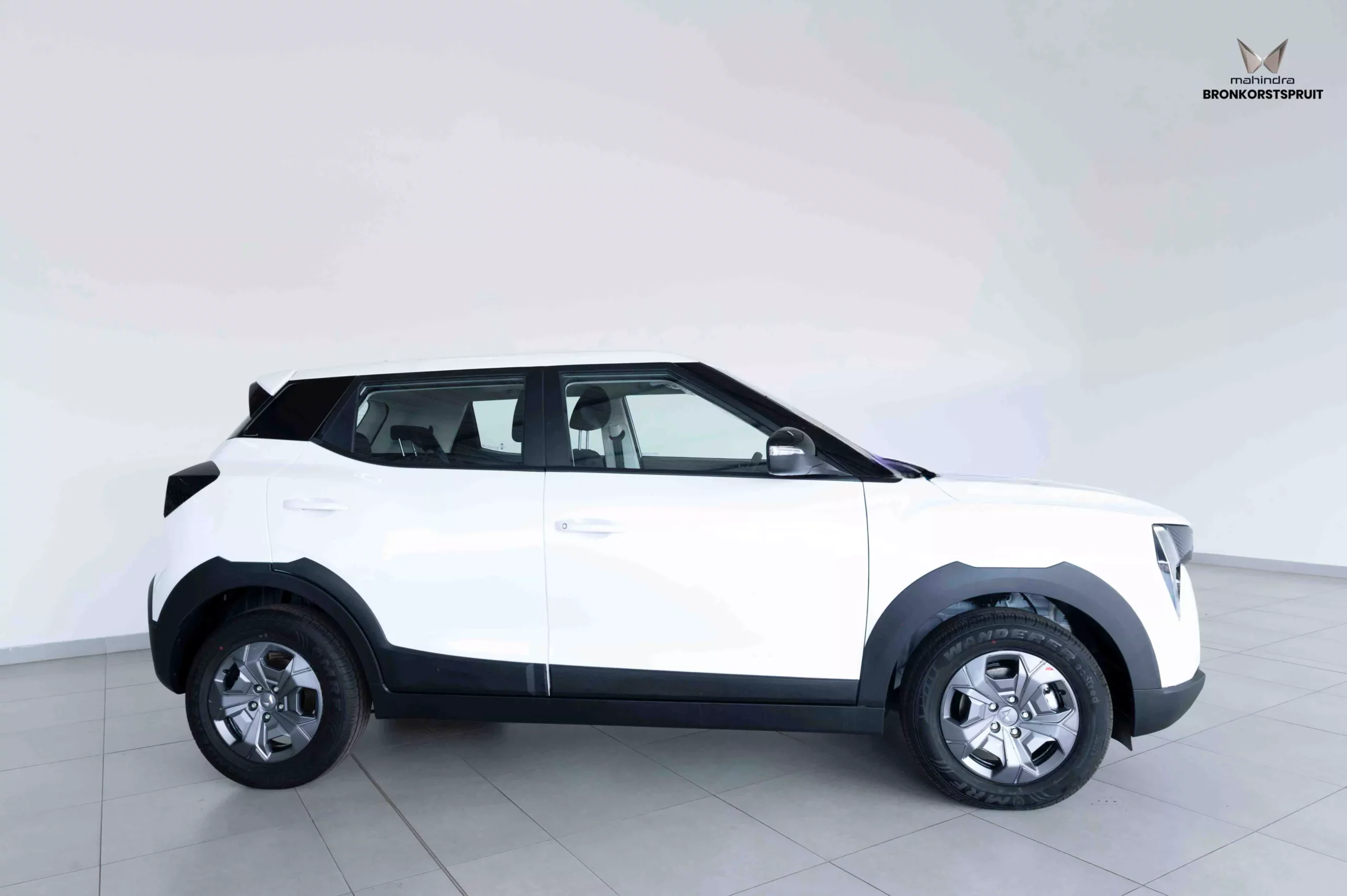 Vehicle Image for 3/3for Mahindra XUV 3XO 1.2T MX3 manual (manual | petrol)
